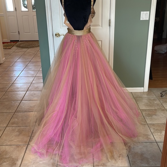 Sherri Hill Nude Pink short cocktail with detachable tulle skirt. - Picture 5 of 17